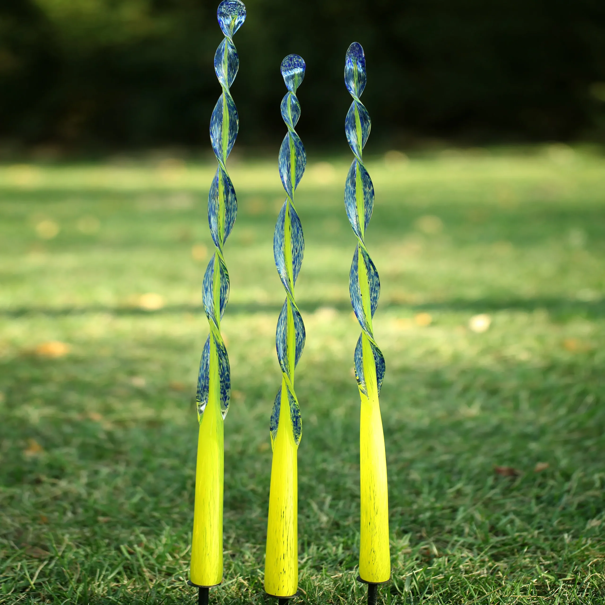 Viz Glass G010BYLF-3 Blown Glass Garden Art Bloom Twist Leaf