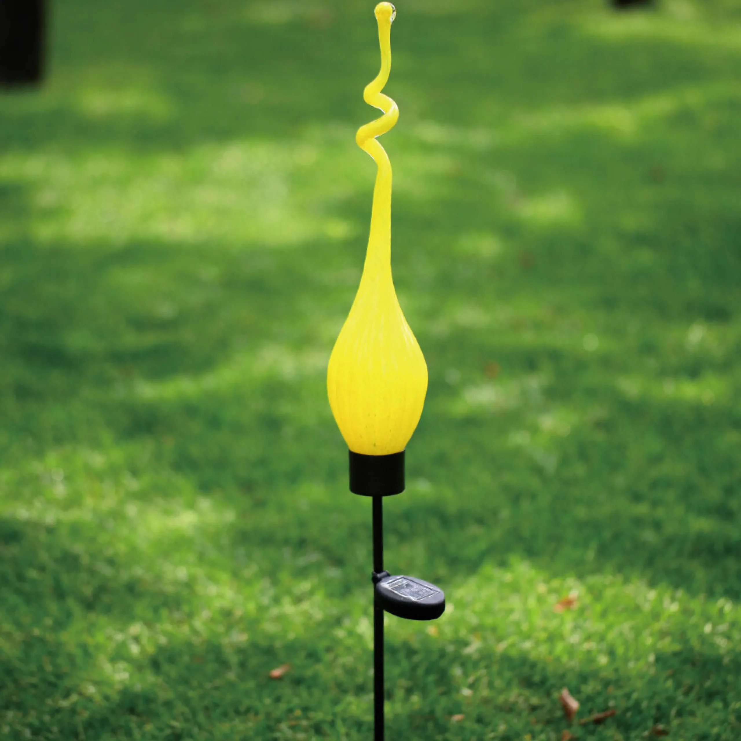 Viz Glass G002Y Blown Glass Solar Twist Garden Art